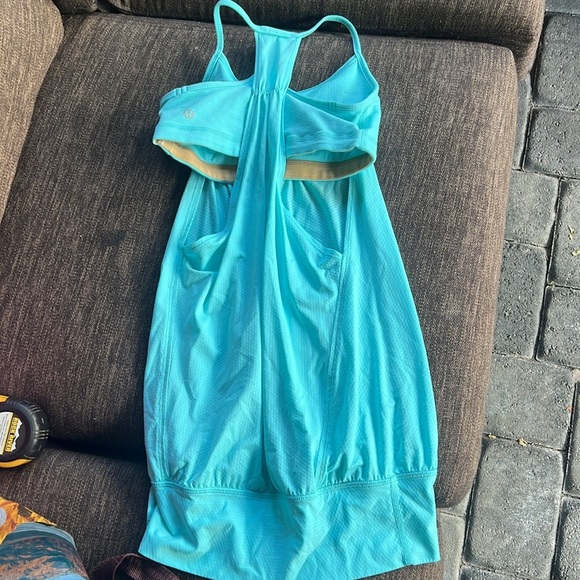 Aqua Blue Lululemon  tank top with built in bra. Loose on bottom. Size 4 - Picture 2 of 4